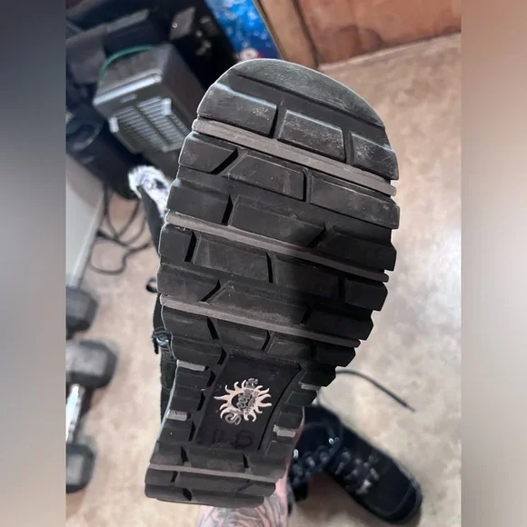 Women Skechers boots 😍 - Picture 9 of 11